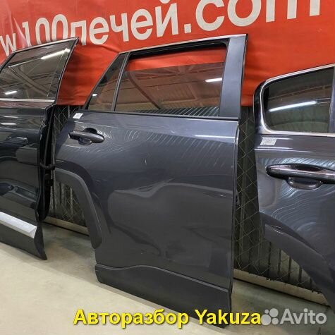 Toyota RAV4 ха50 правая дверь задняя