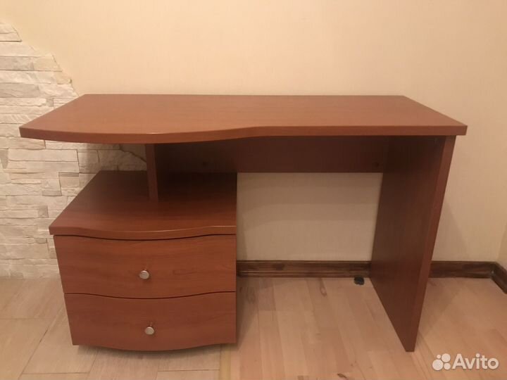 Стол письменный