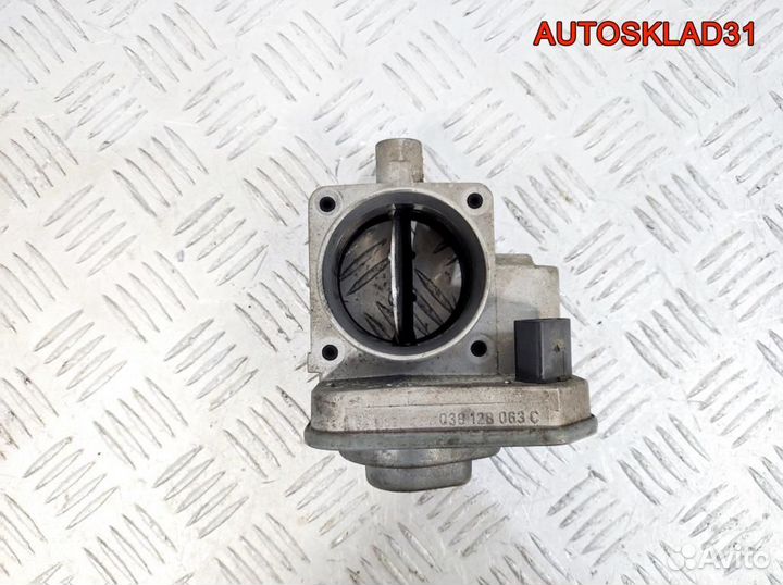 Заслонка дроссельная VW Golf 5 2.0 BDK 038128063C