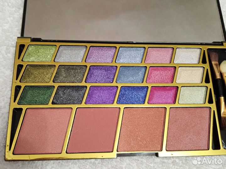 Тени и румяна