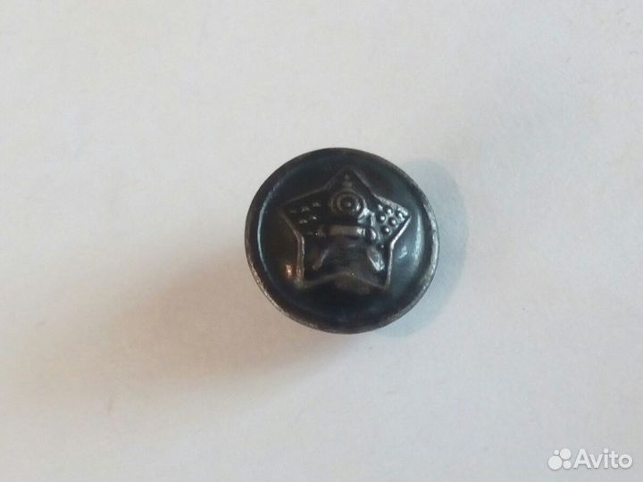 Форменные пуговицы