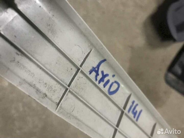 Крышка номера кузова Toyota Corolla Axio NZE141