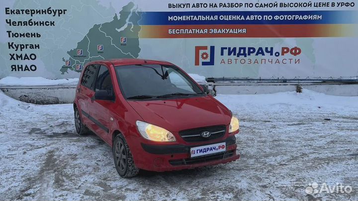 Обшивка стойки центральная нижняя правая Hyundai Getz 85845-1C010. Дефект