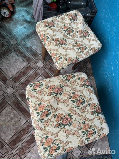 Табуретки и стул