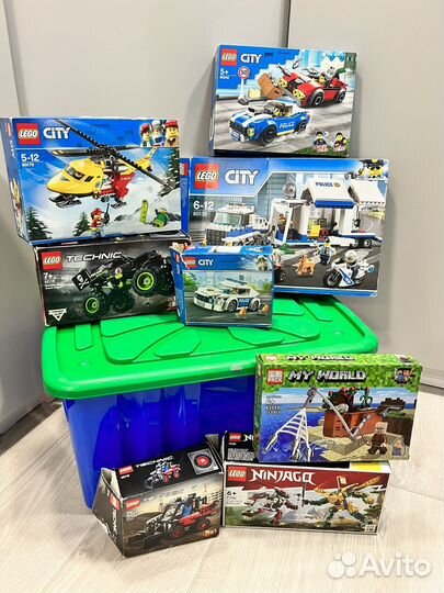 Контейнер с лего Lego City