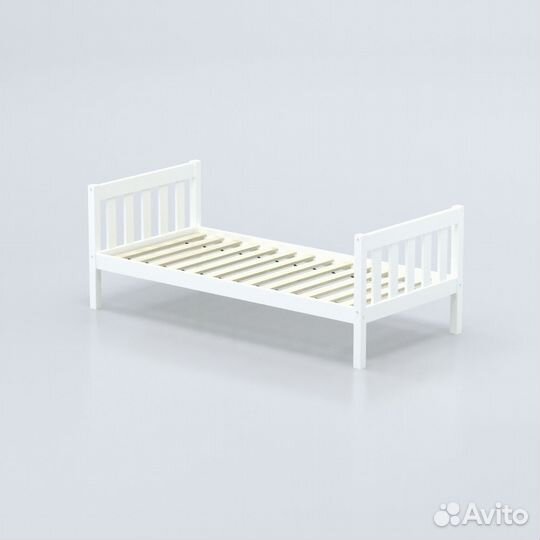 Одноярусная кровать с бортиками