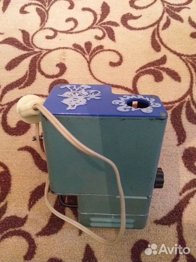 Плёночный фото увеличитель