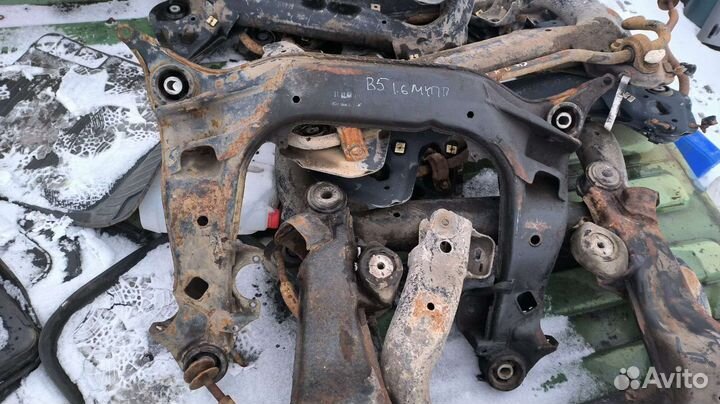 Подрамник Audi A4B5 МКПП 1.6 1.8