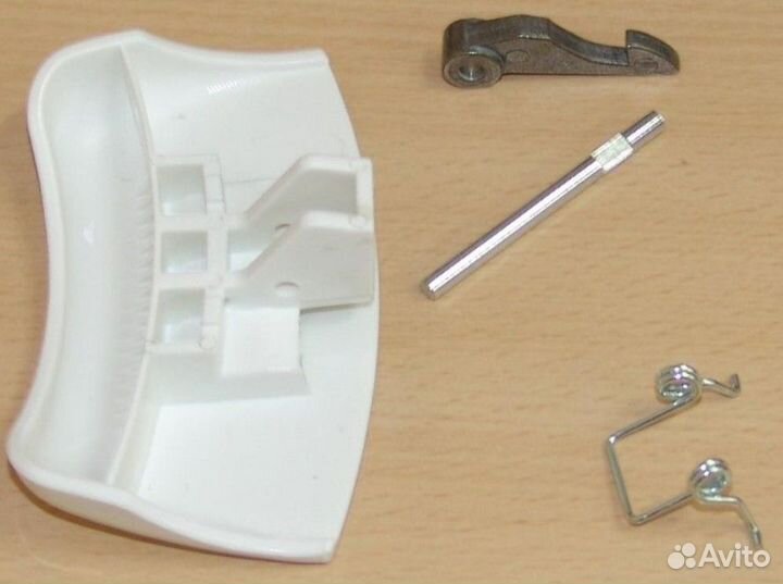 Ручка люка сма Indesit белая WL187 зам. C00116632