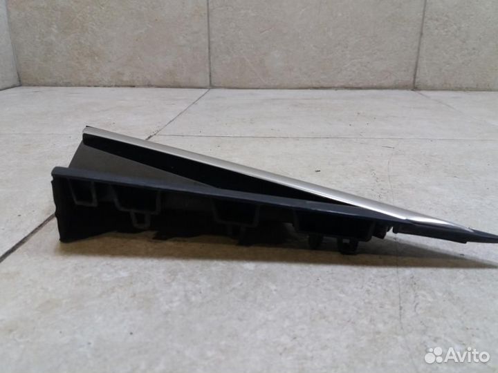 Накладка переднего крыла правого Peugeot 3008 2010