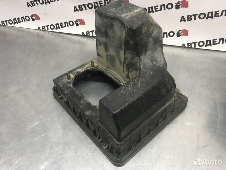 Корпус воздушного фильтра Mitsubishi Libero 1998 г