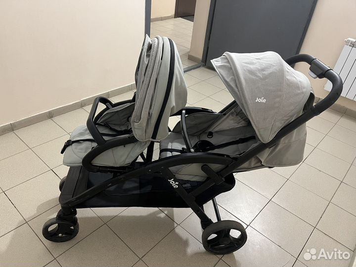 Коляска для погодок joie