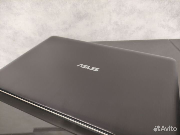 Ноутбук asus D540M
