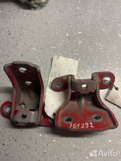 Петли правой двери Hyundai Getz купе