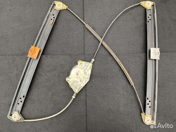 Передний левый стеклоподъемник Порше Кайен 955/957