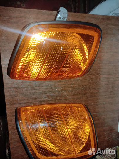 Мерседес 124 указатель поворотов новые.Поворонтик