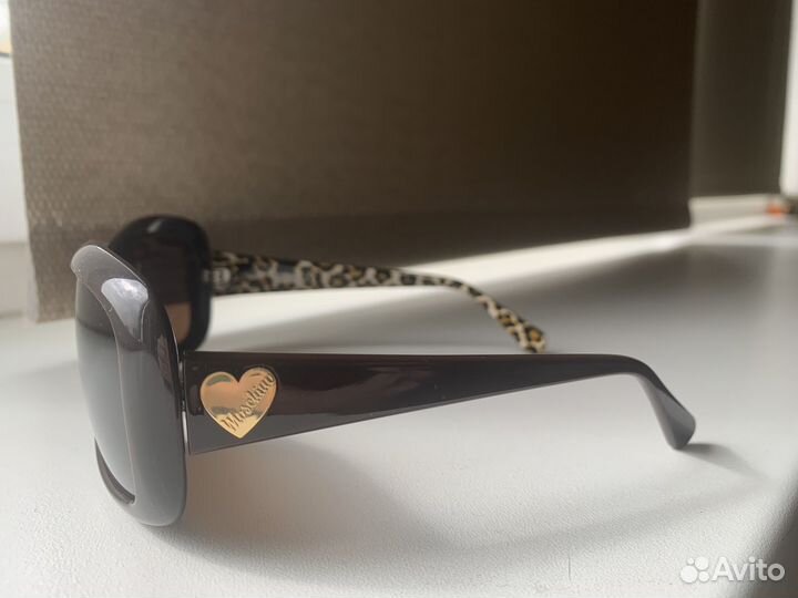 Солнцезащитные очки женские брендовые