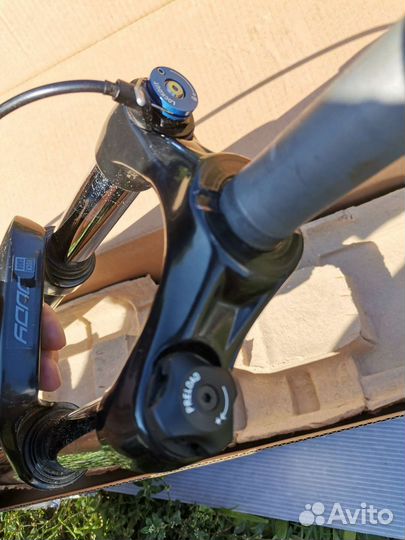 Вилка RockShox Judy 29 с монеткой на руль