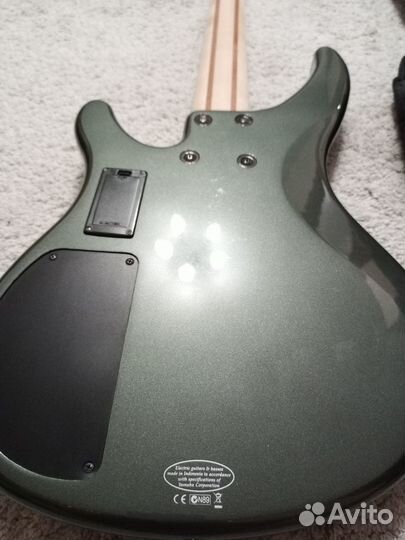 Активная 5ти струнная бас гитара Yamaha trbx305