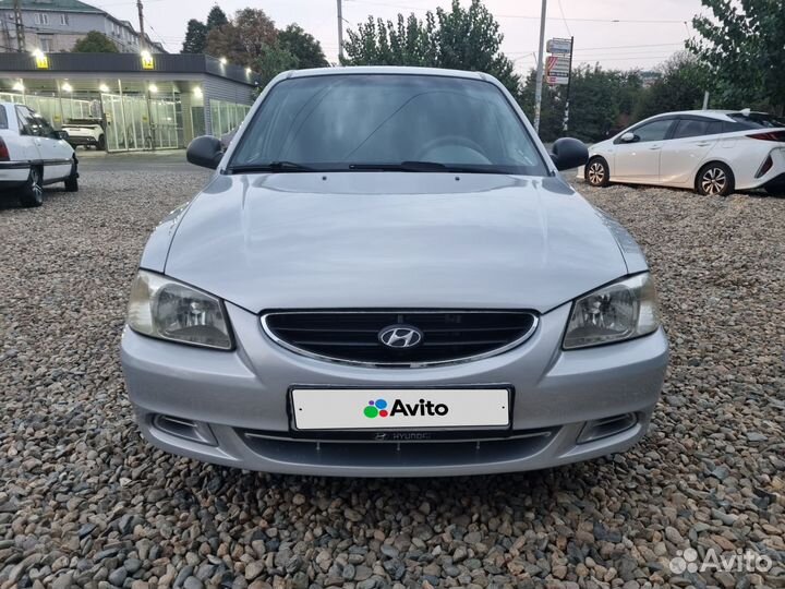 Hyundai Accent, 2011