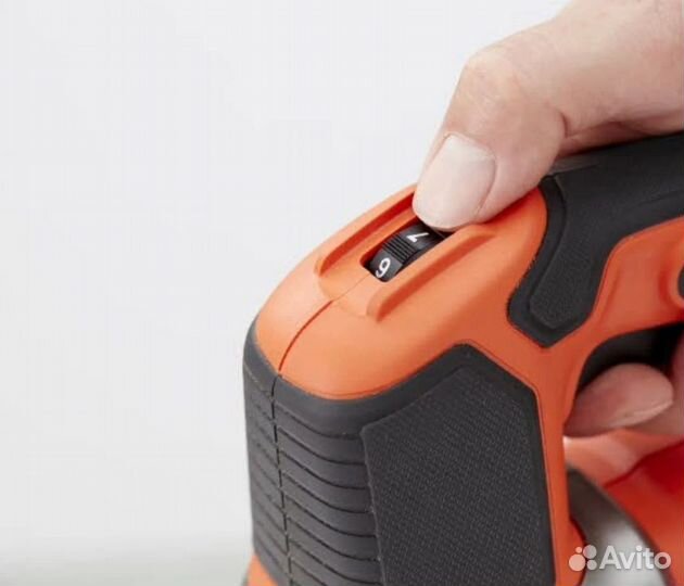 Продам лобзик электрический Black Decker