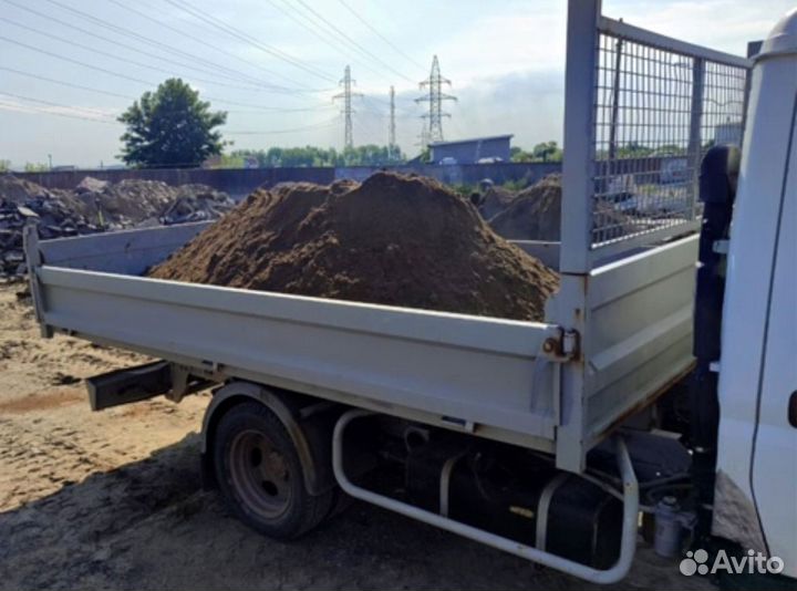 Песок карьерный в небольшой машине