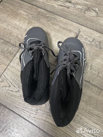 Лыжные ботинки Loss 38 размер. Состояние отличное