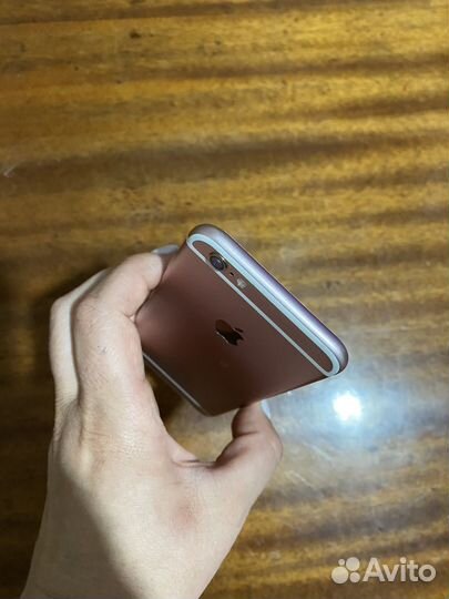 Телефон iPhone 6s