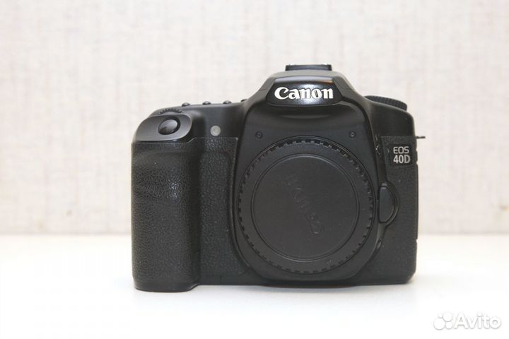 Зеркальный фотоаппарат Canon 40D
