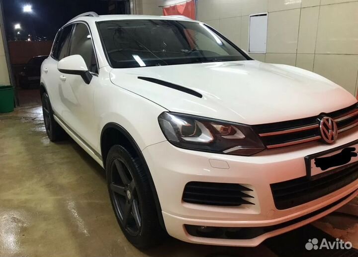 Капот T-ART Style на Volkswagen Touareg NF