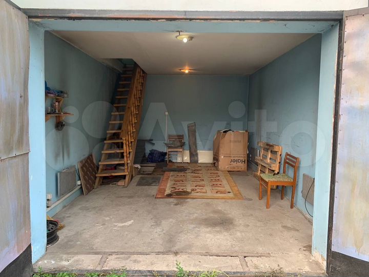 Гараж, > 30 м²