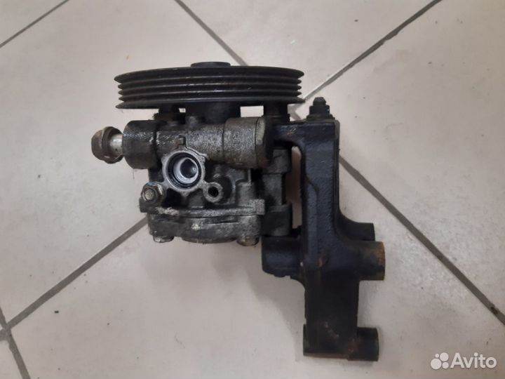 Насос гура Mazda Familia BJ5P