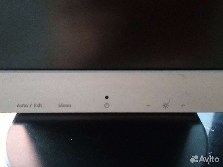 Монитор Samsung syncmaster 152v