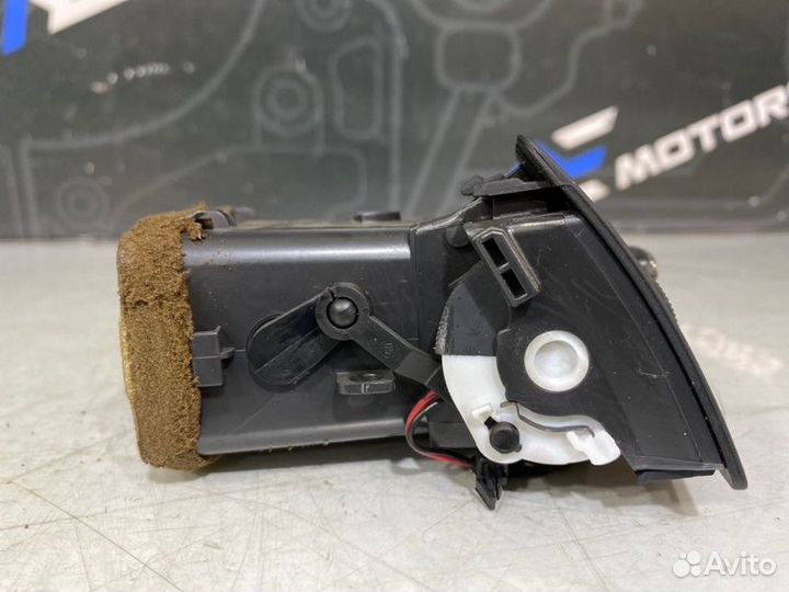 Воздуховод передний правый Audi A4 B6 ASN 2004