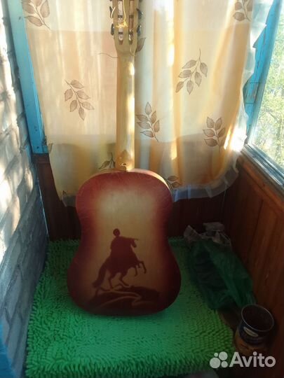 Акустическая гитара