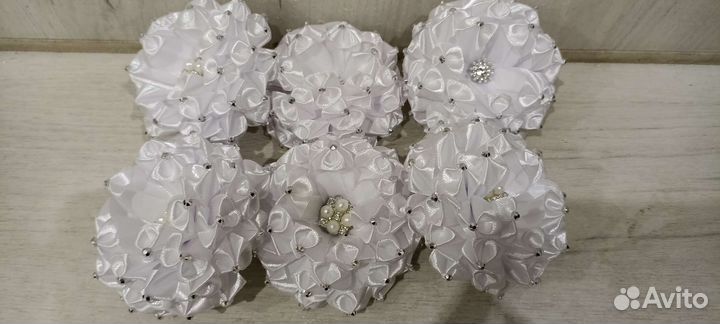 Белые банты