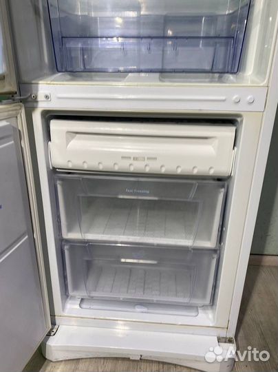 Холодильник Indesit