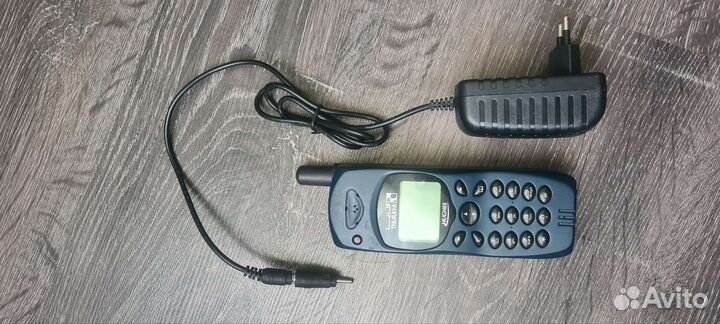 Спутниковый телефон Thuraya