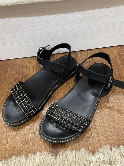 Босоножки 39