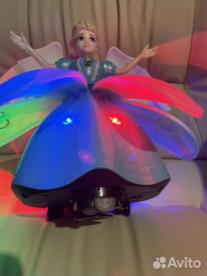 Кукла Эльза. Игрушка музыкальная