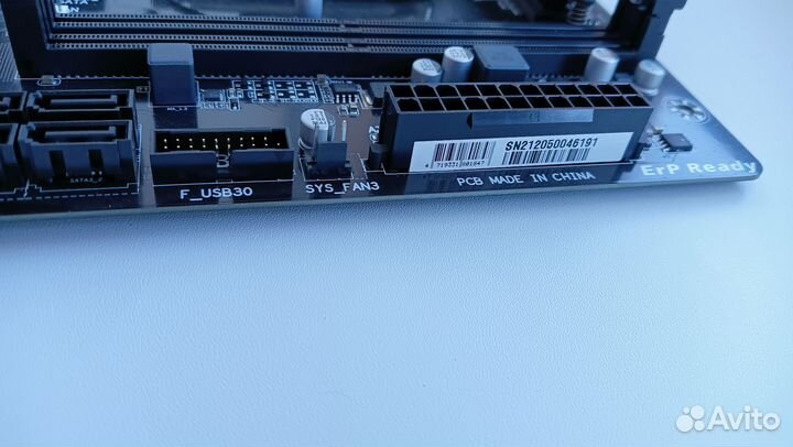 Материнская плата с процессором и памятью