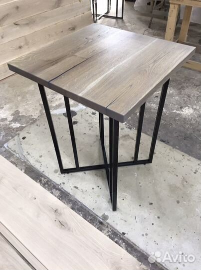 Стол дубовый барный 70х70 см