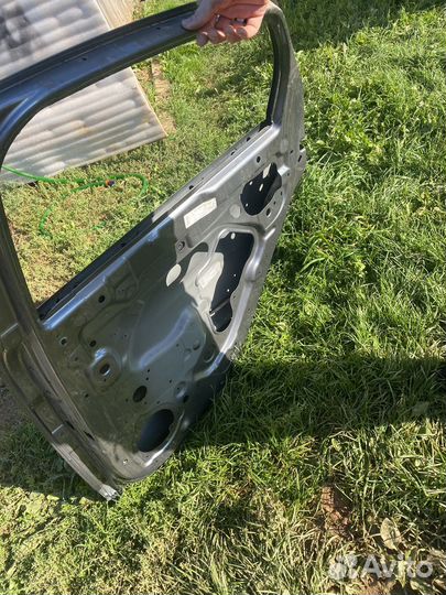 Дверь задняя правая веста