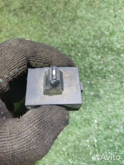 Кнопка стеклоподъемника Jeep Grand Cherokee WJ