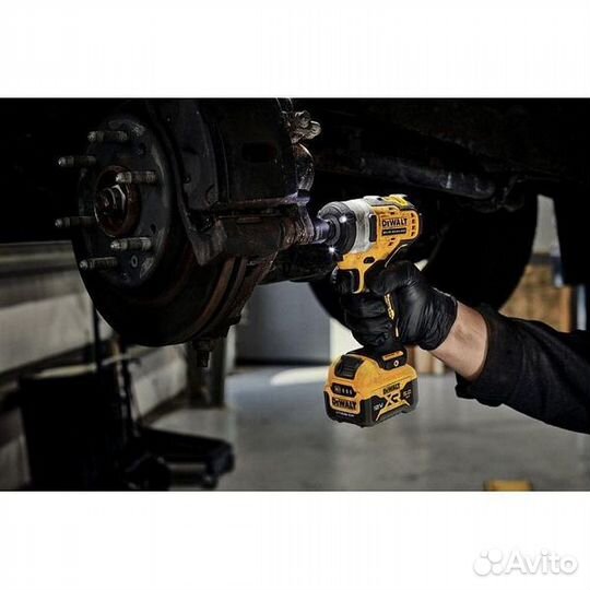 Аккумуляторный гайковерт DeWalt DCF901P1-QW