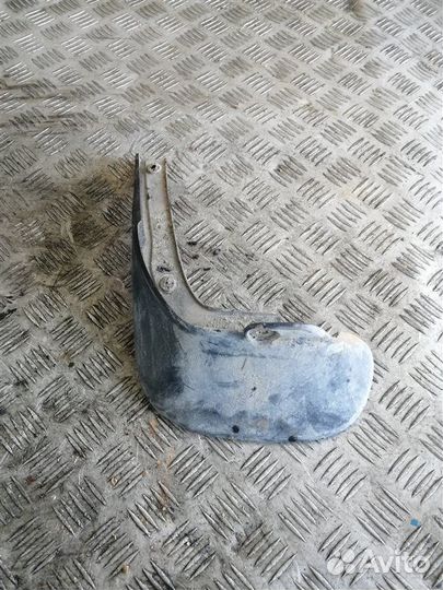 Брызговик задний левый Hyundai Santa Fe CM D4HB