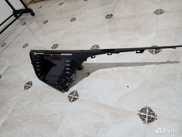 Штатная магнитола Toyota Camry 70 (оригинал)