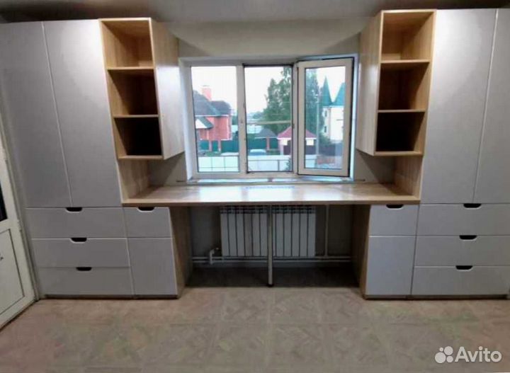 Рабочая зона у окна