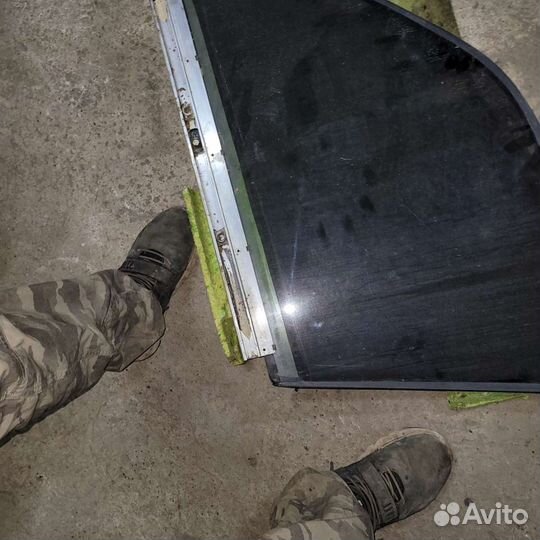 Двойной стекло правое на бмв е32