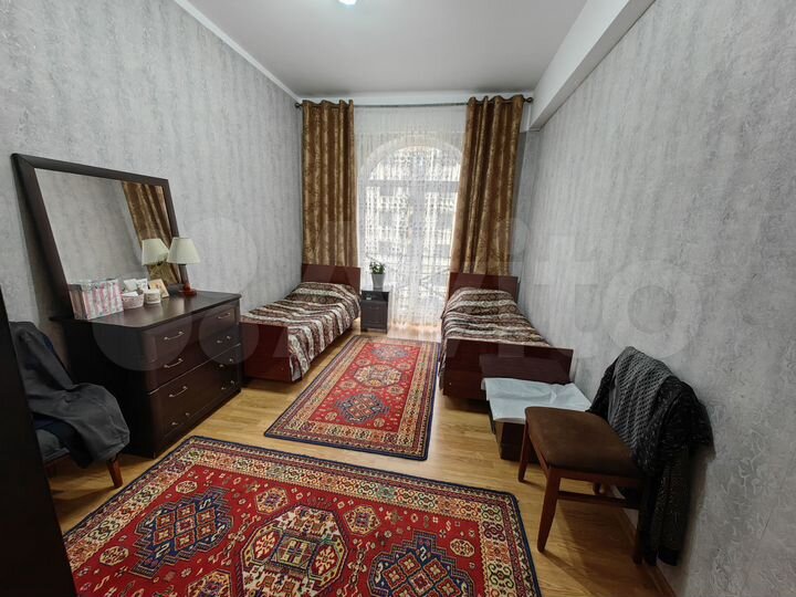 3-к. квартира, 90 м², 2/5 эт.